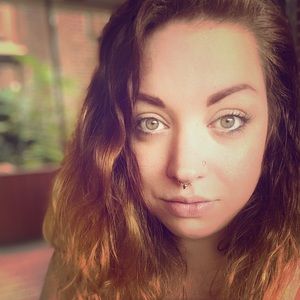 Meet your Posher, Becca